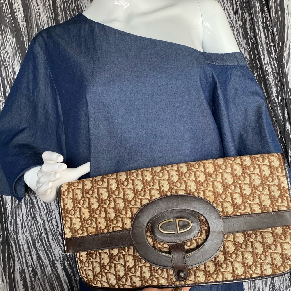 Carrie Bradshaw Iconic Dior‎ Clutch - Picture 14 of 16